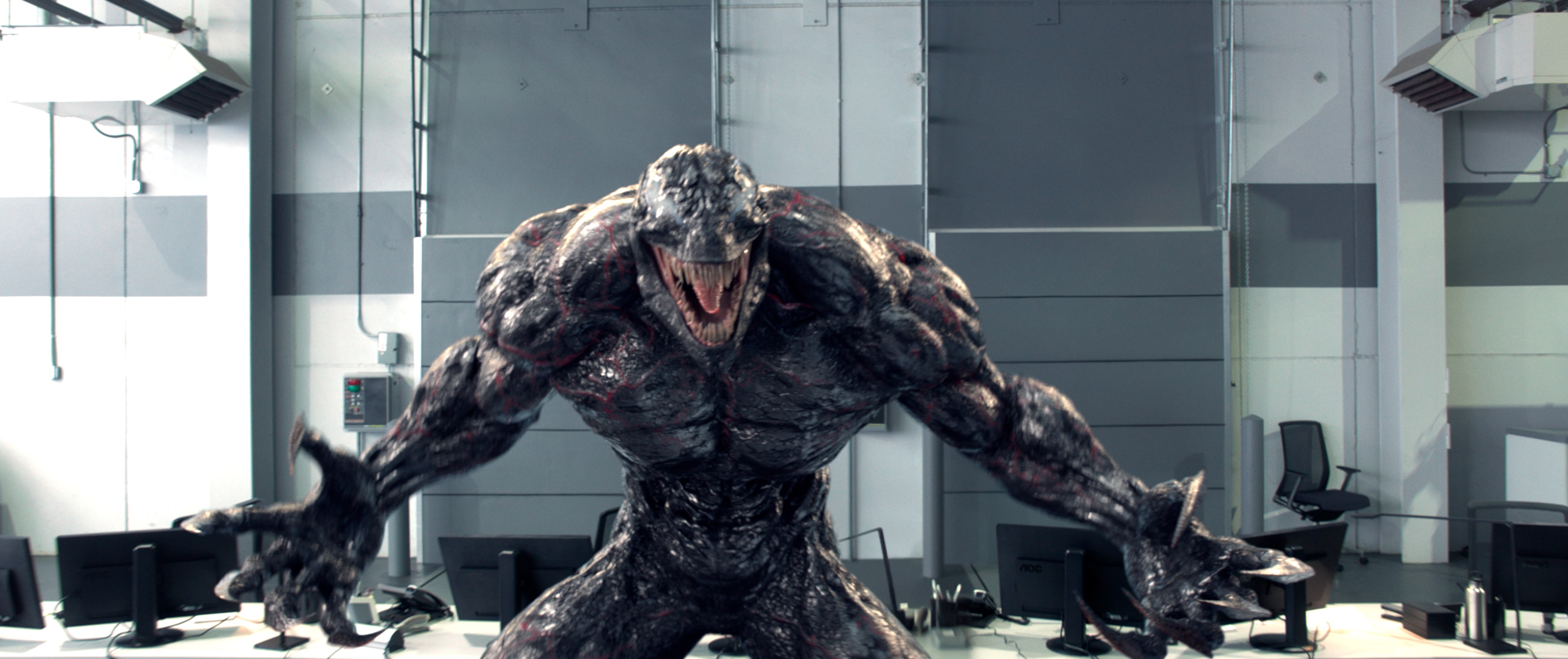 Merită să vizionați Venom?